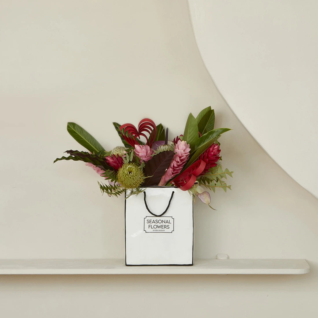 Vaas Seasonal Flowers