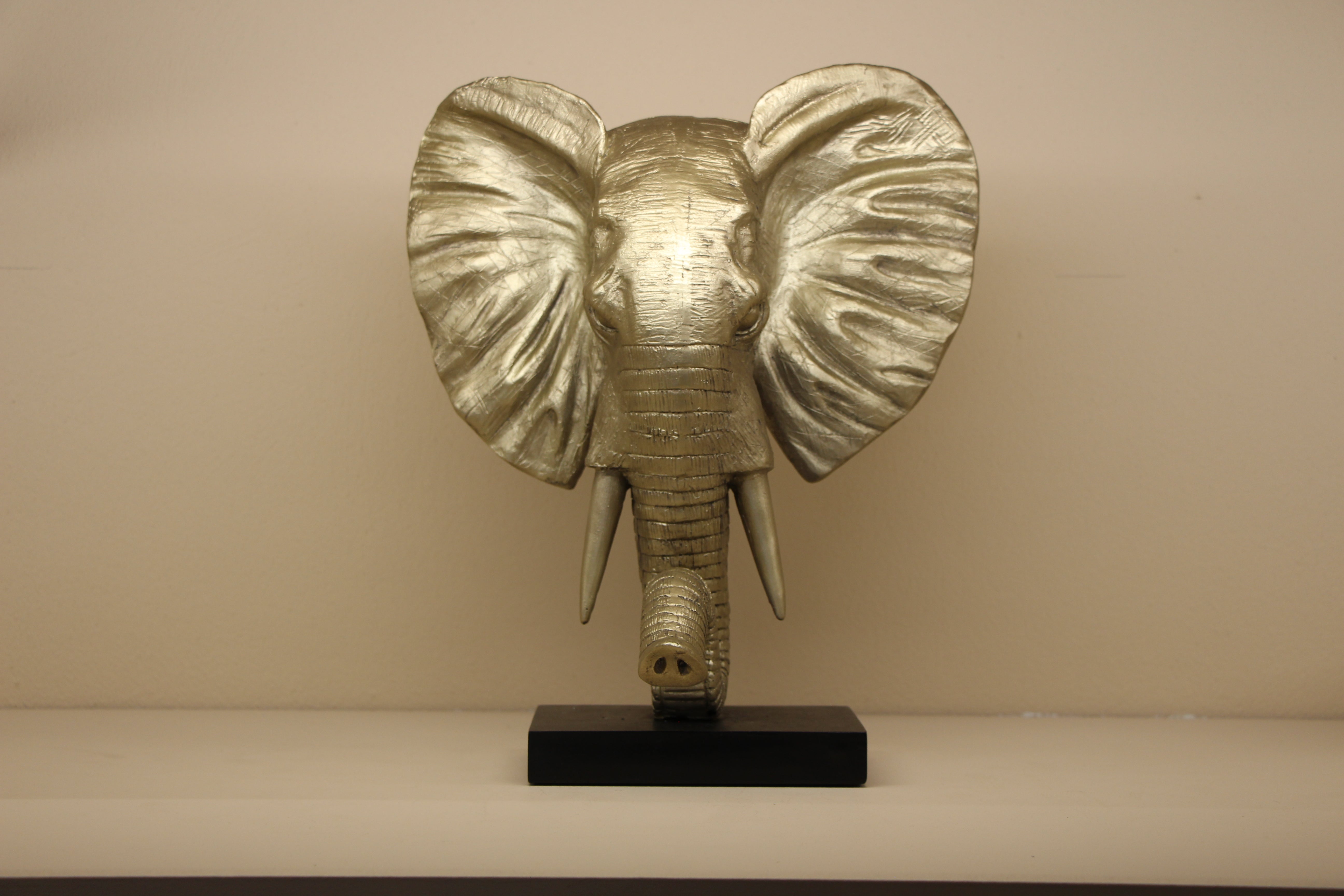 Ornament op voet 30x15x35,5 cm ELEPHANT licht goud